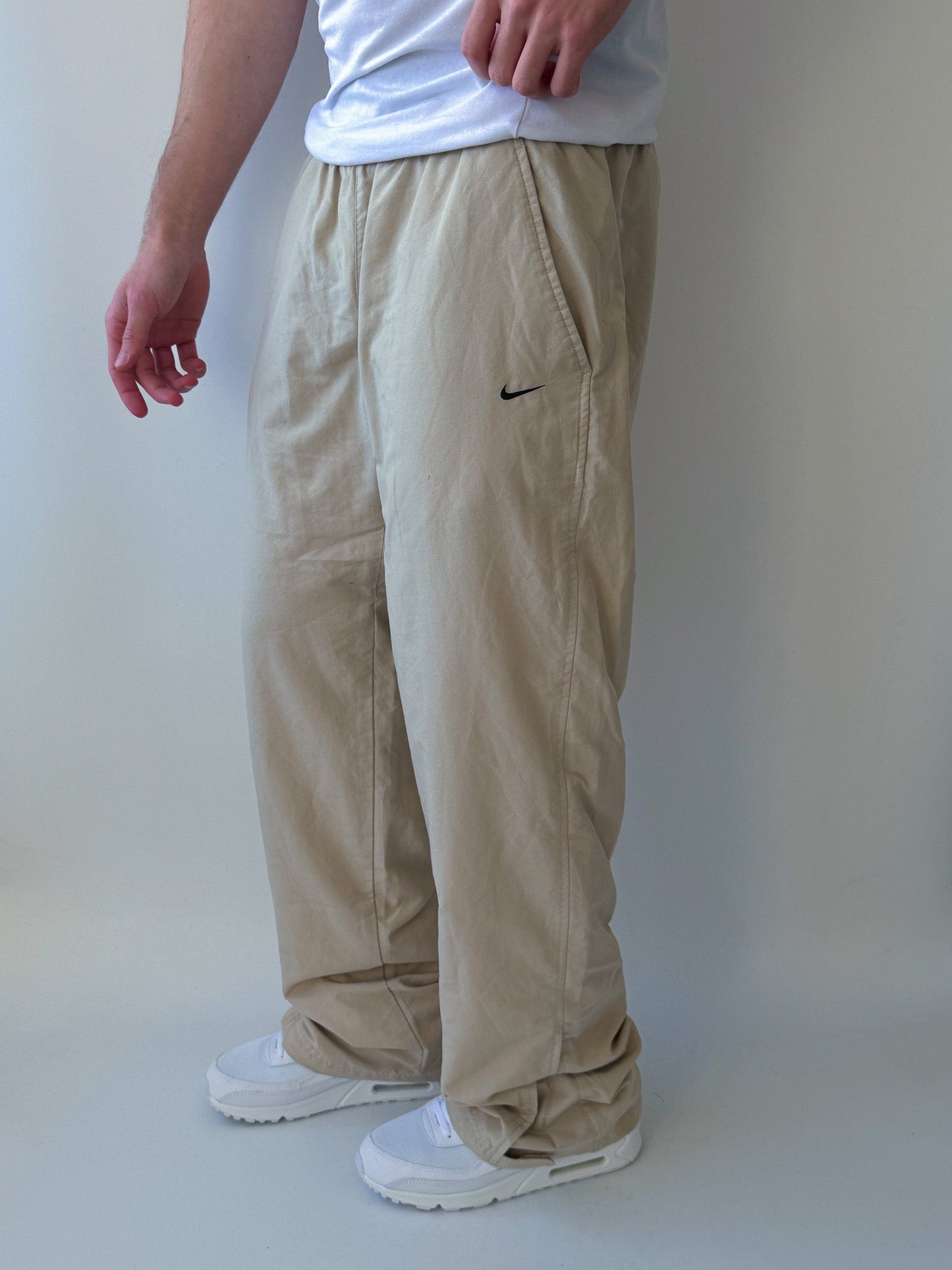 UNISEX BAGGY TRACKPANTS